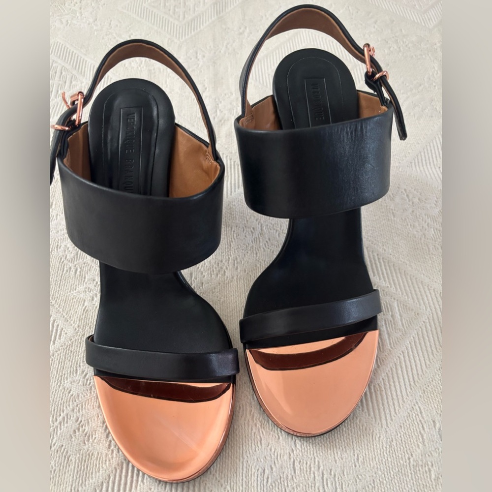 NWOT Beautiful Veronique Branquinho Black/Gold Sandals
